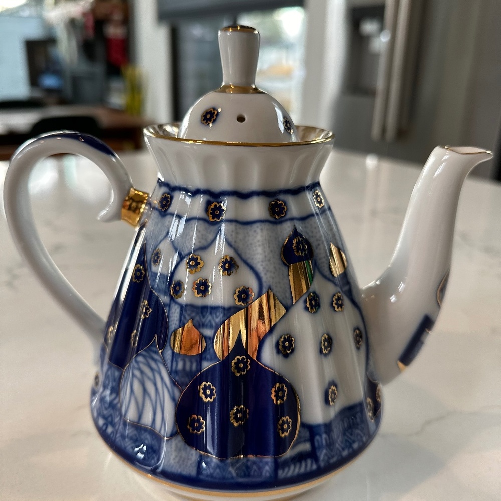 Lomonosov Teapot Church Bells Pattern